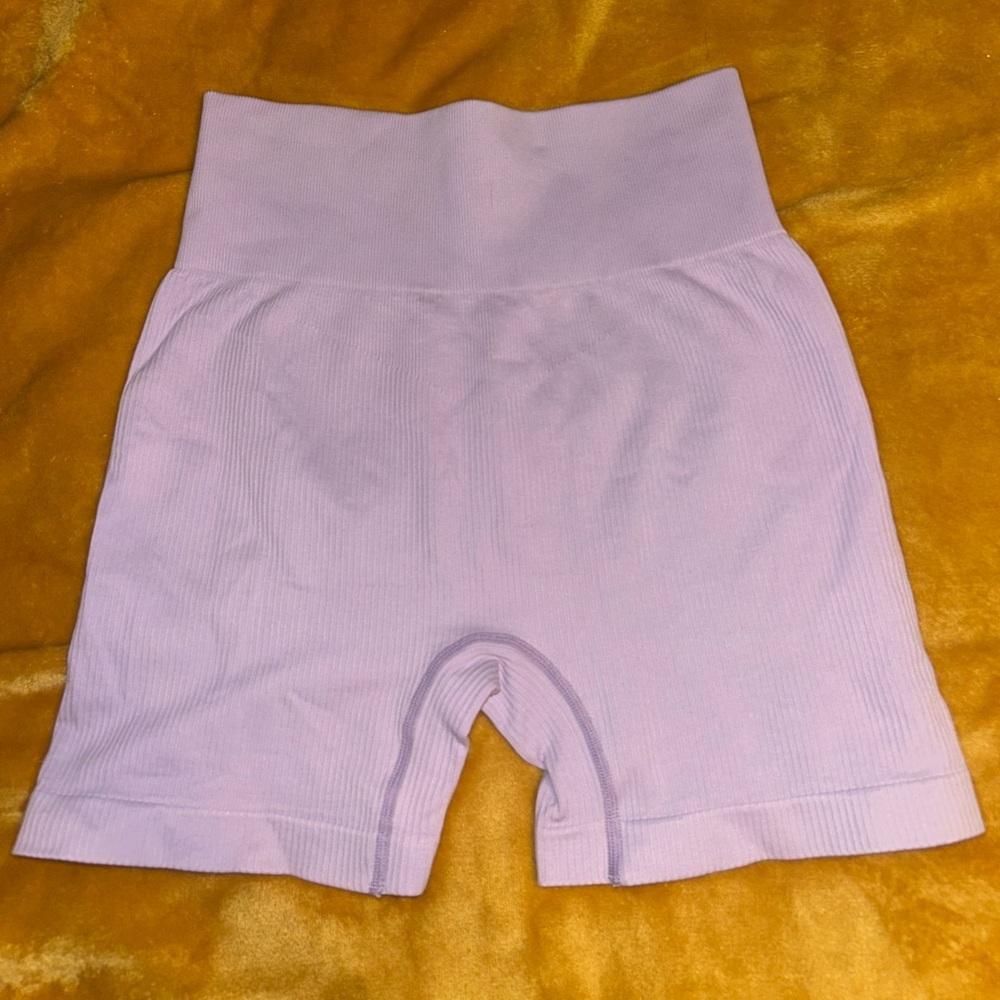 Lilac High-Waisted Ribbed Biker Shorts